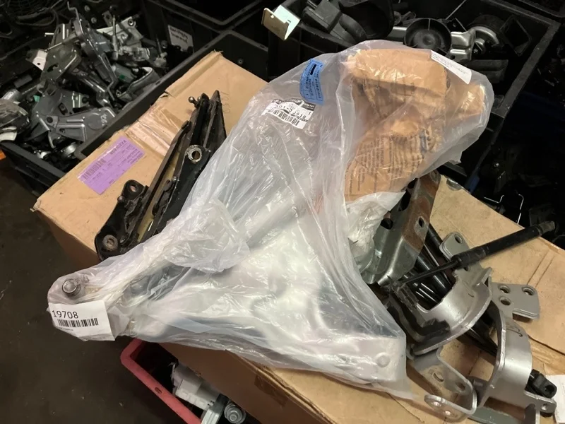 Рычаг подвески нижний передний левый INFINITI G25