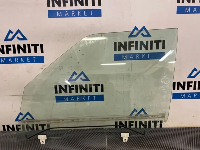 Стекло двери переднее левое INFINITI QX80 Z62