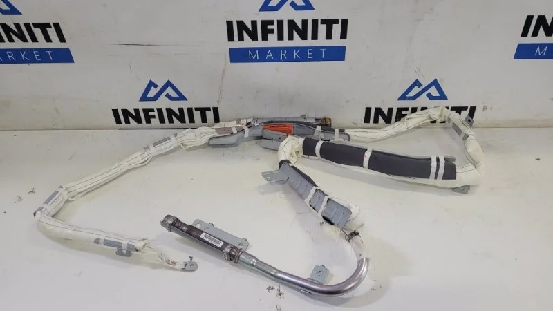 Шторка безопасности правая INFINITI QX80 Z62