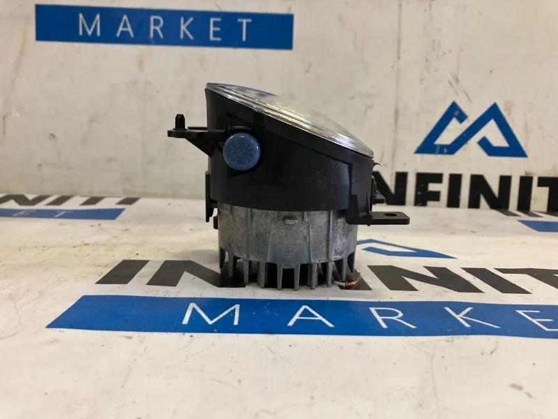 ПТФ фара противотуманная правый INFINITI QX80 Z62