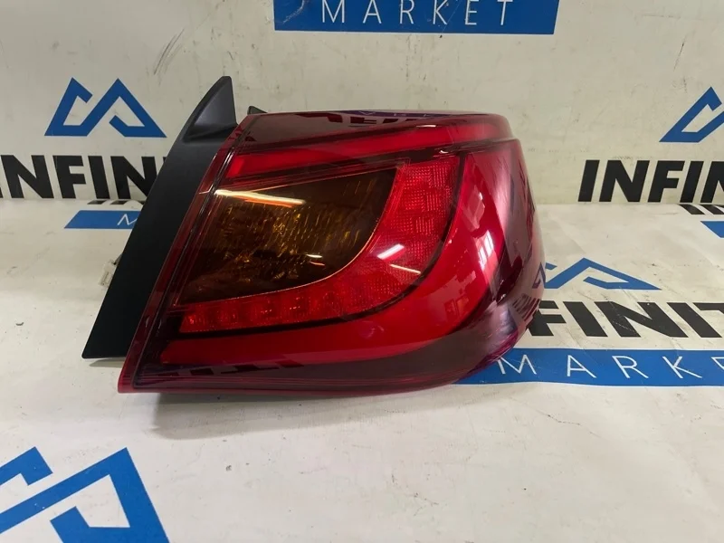 Фонарь в крыло правый INFINITI Q70 Y51 2017