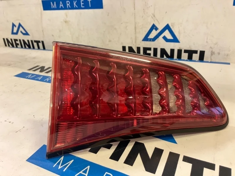 Фонарь в крышку багажника задний левый INFINITI