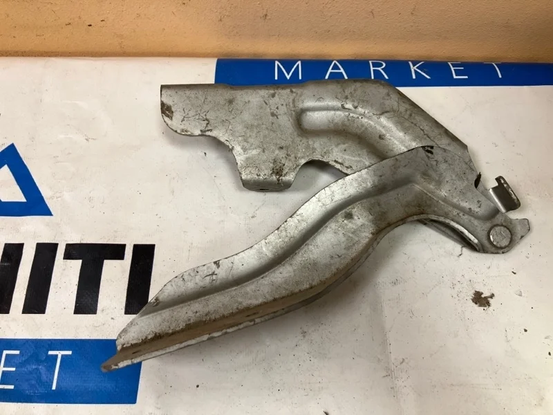 Петля капота передняя левая INFINITI QX80 Z62