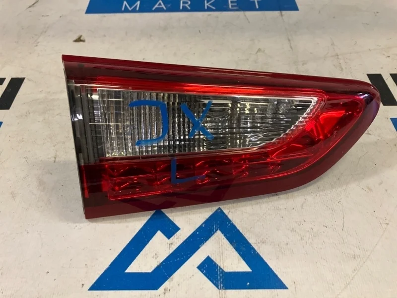 Фонарь в крышку багажника задний левый INFINITI