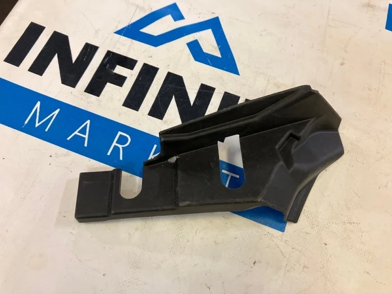 Накладка петли капота передняя левая INFINITI G37