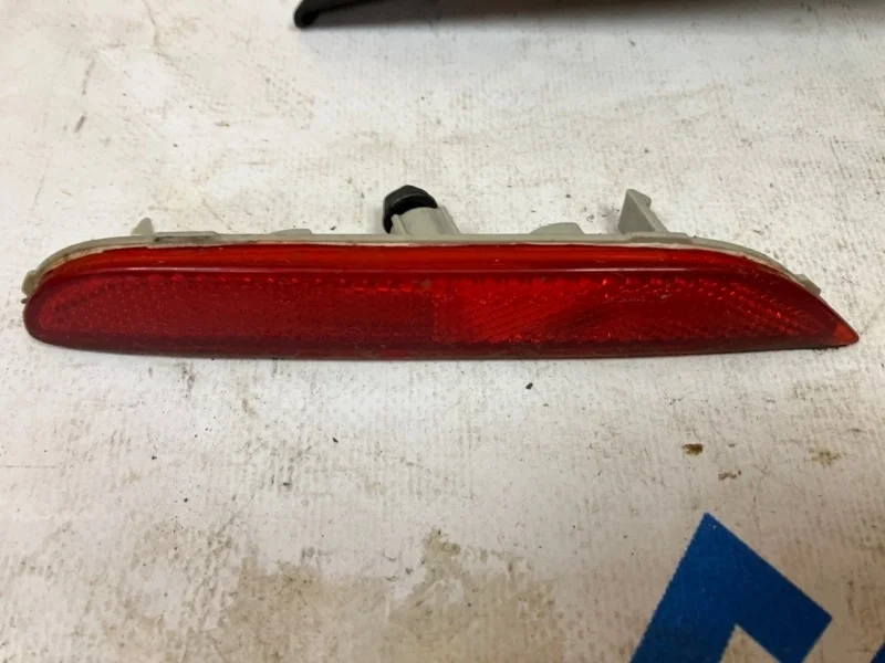 Катафот бампера (отражатель) задний правый