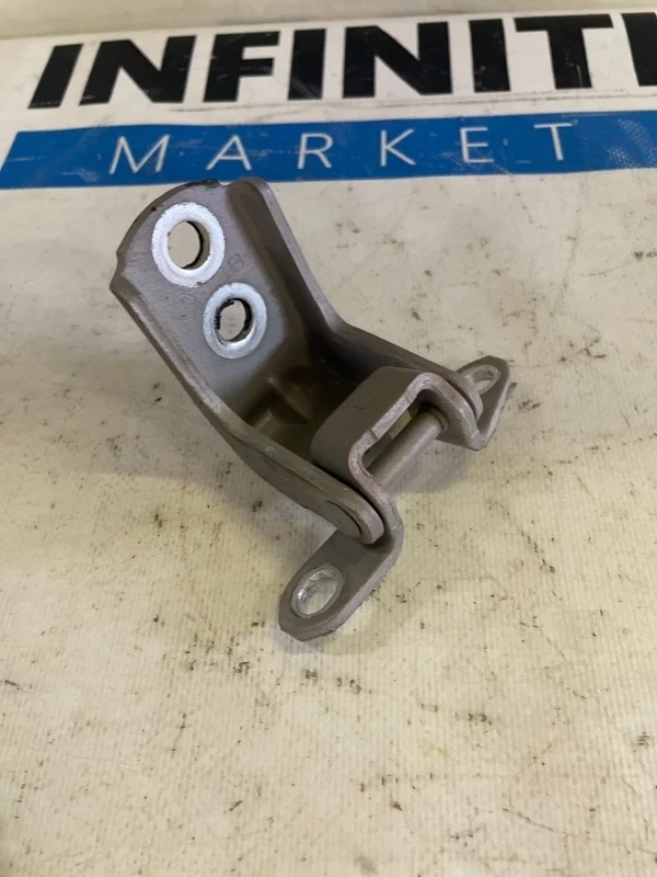 Петля двери верхняя передняя левая INFINITI QX80