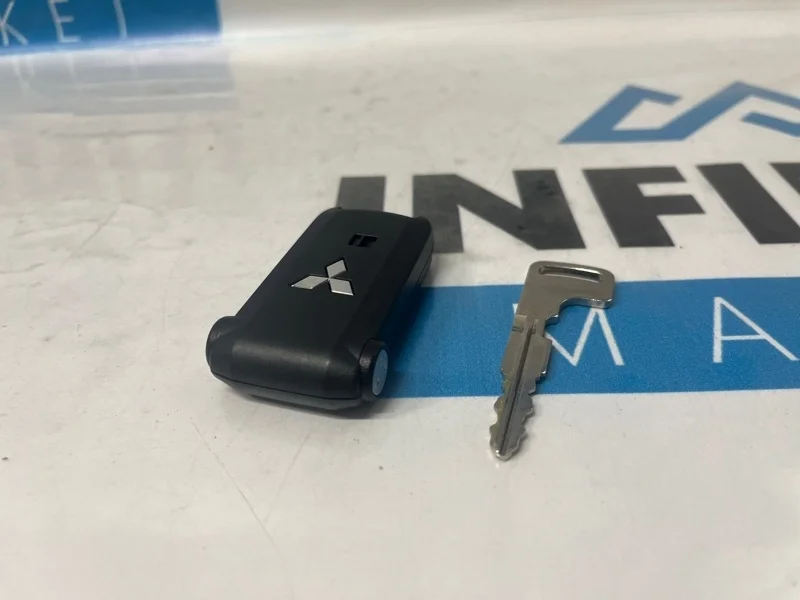 Ключ зажигания MITSUBISHI EK SPACE B11W