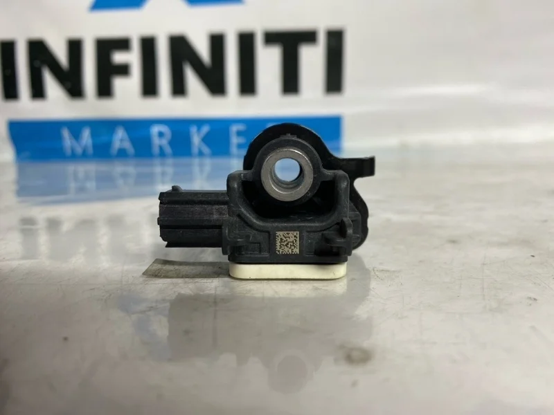 Датчик удара подушки безопасности AirBag INFINITI