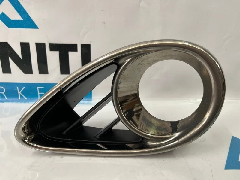 Накладка ПТФ окантовка противотуманки передняя