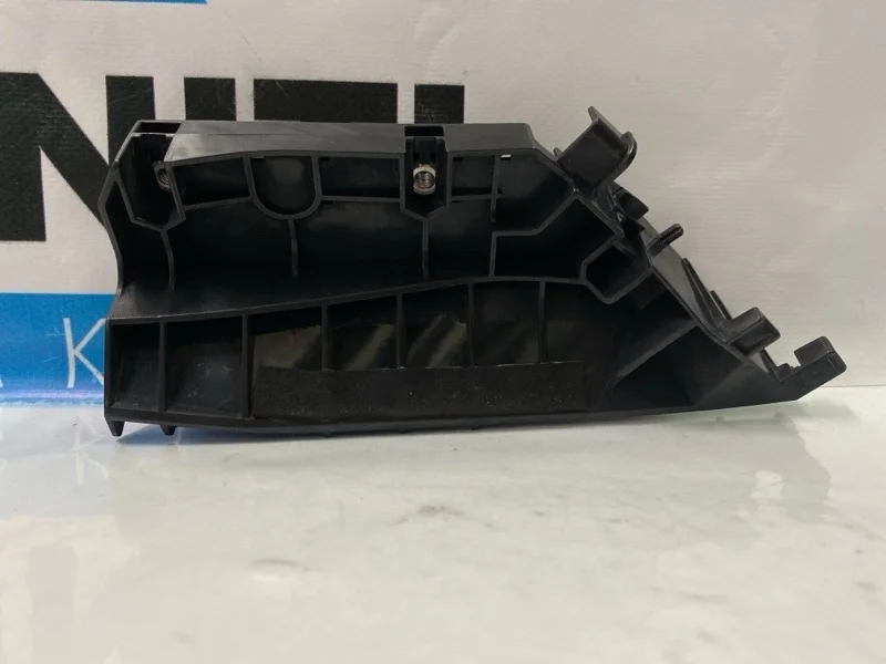 Кронштейн бампера верхний передний правый INFINITI