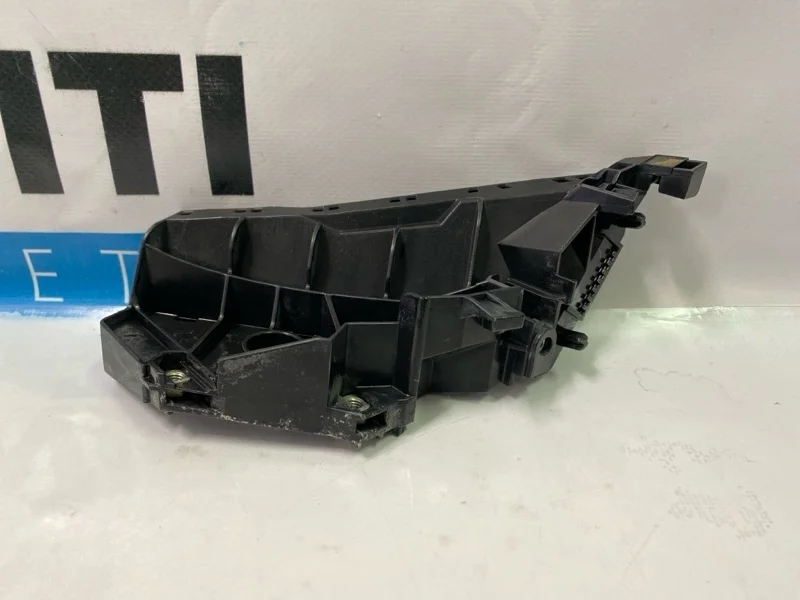 Кронштейн бампера верхний передний левый INFINITI