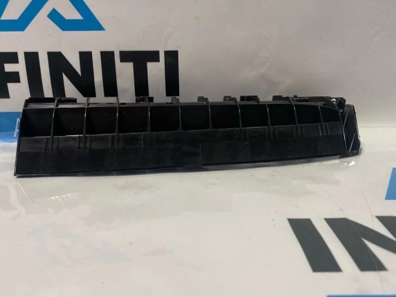 Кронштейн бампера верхний передний левый INFINITI