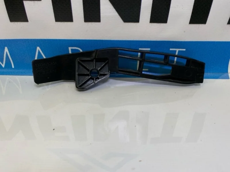 Кронштейн бампера верхний передний правый INFINITI