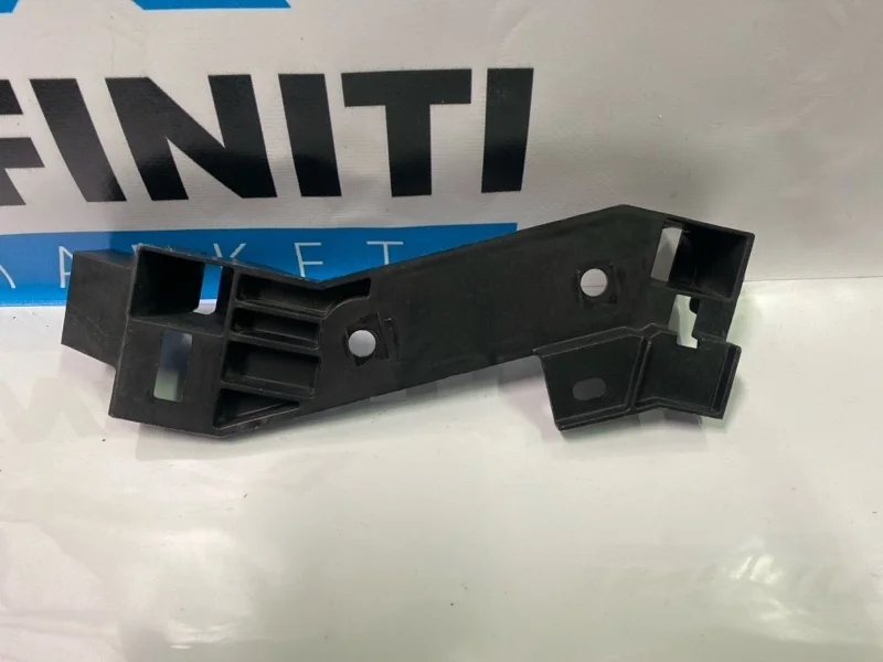 Кронштейн направляющая фары передний правый