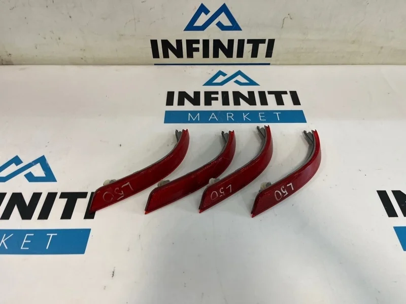 Катафот бампера (отражатель) задний левый INFINITI