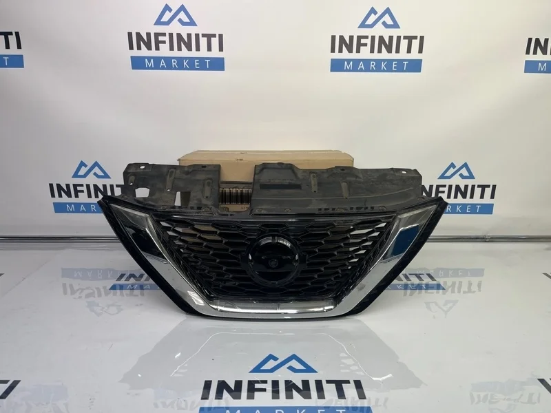 Решетка радиатора NISSAN QASHQAI J11