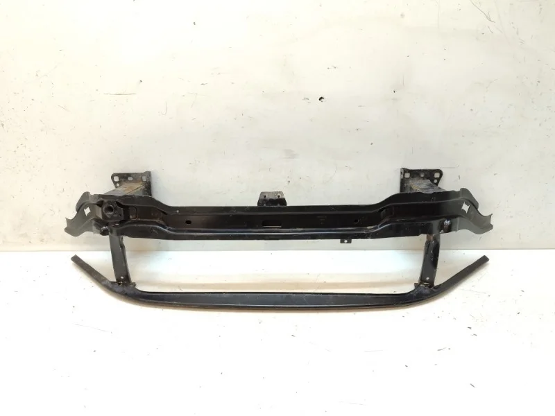 Усилитель бампера Volkswagen Tiguan 2016-