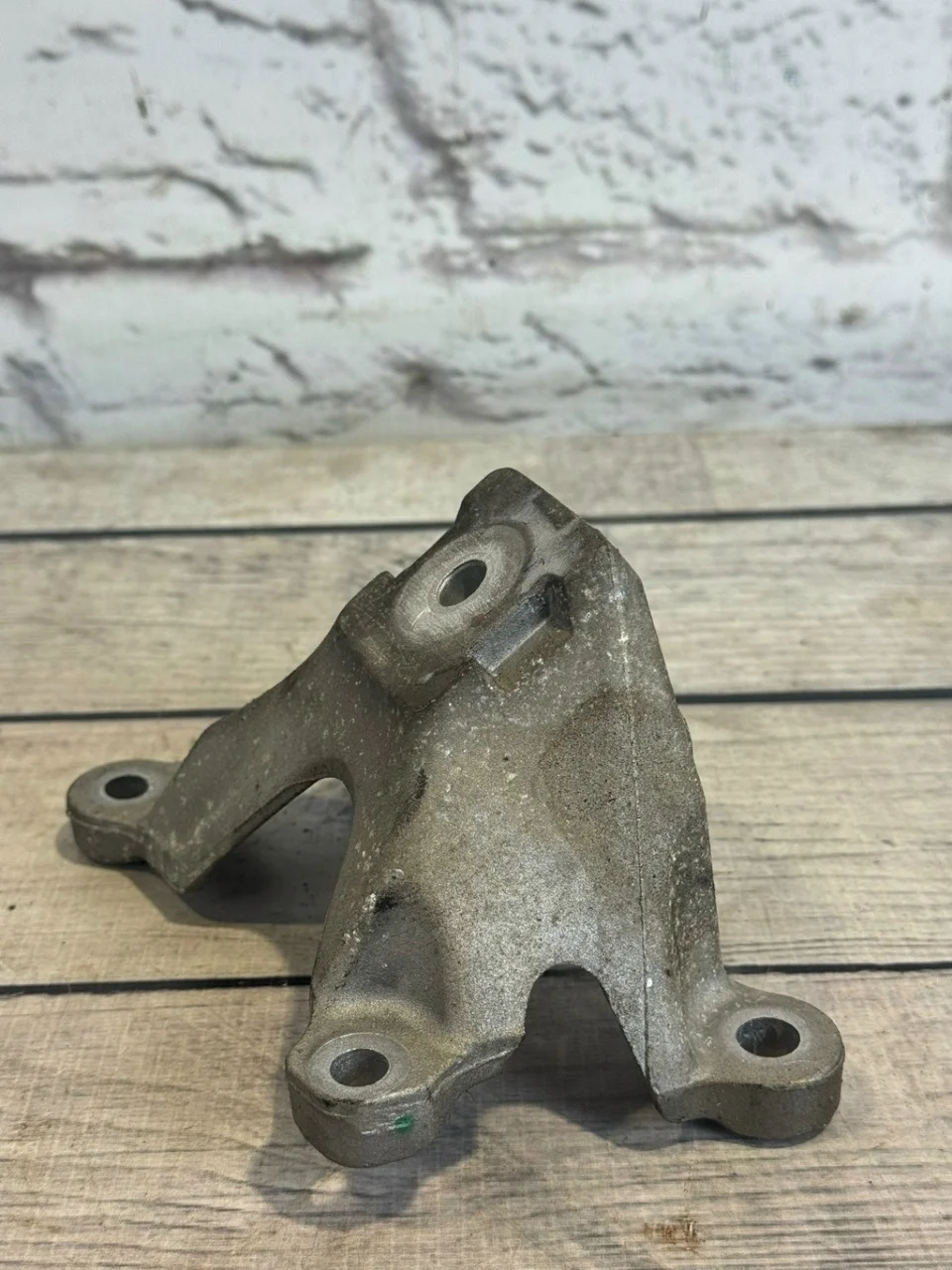 Кронштейн двигателя Audi A6 2008 C6