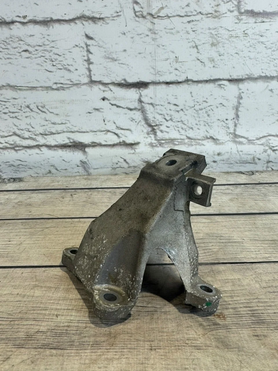 Кронштейн двигателя Audi A6 2008 C6