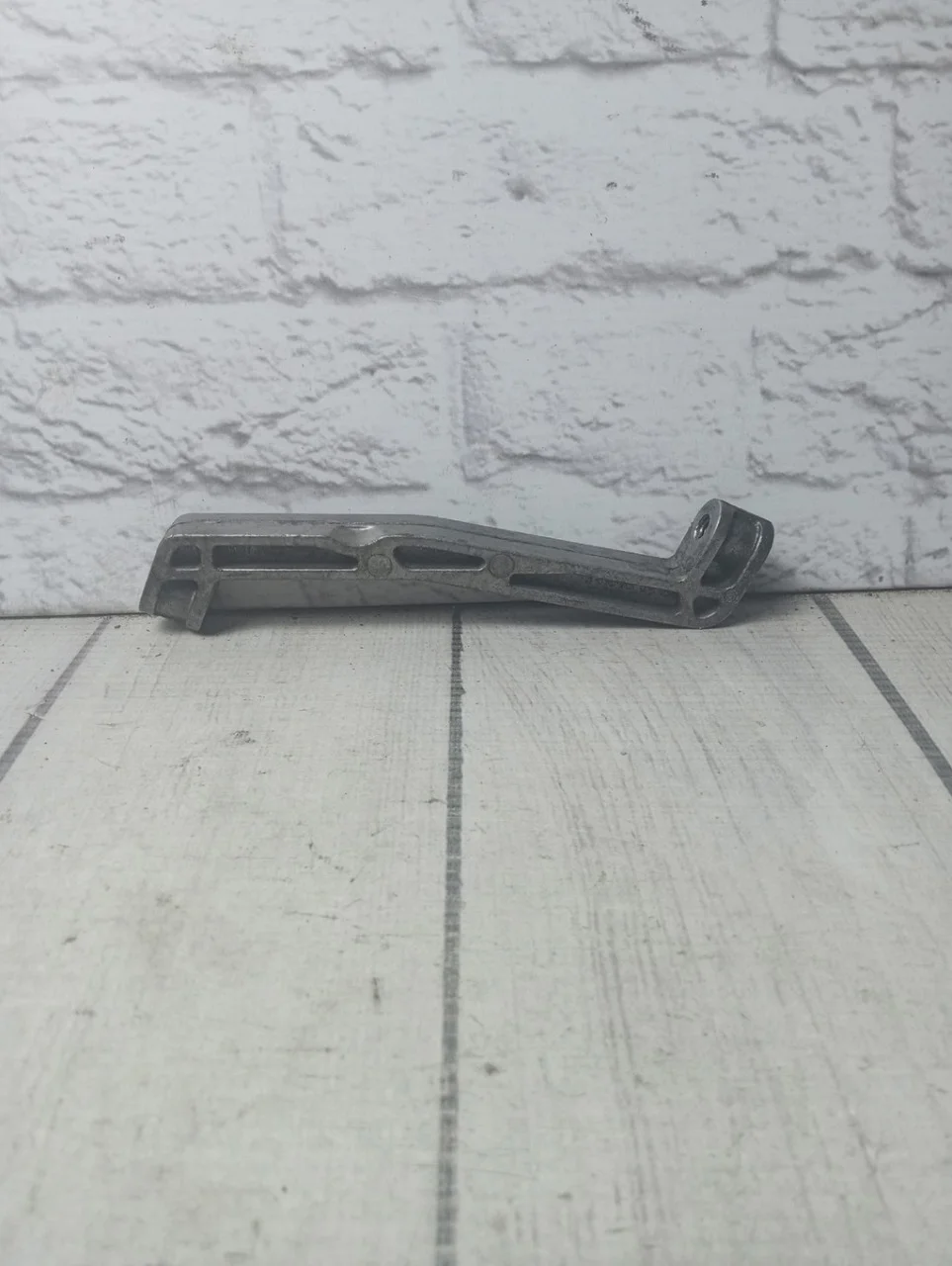 Кронштейн кпп Audi A3 2003-2013 8P1