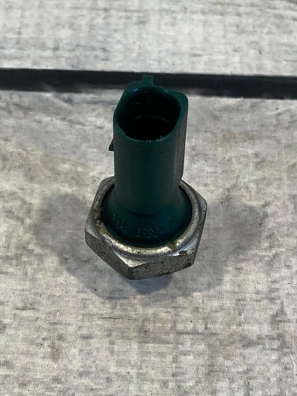 Датчик давления масла Skoda Fabia 2 2007-2015