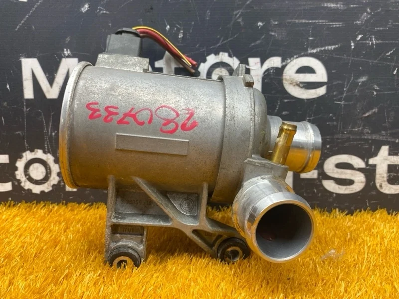 Помпа Mercedes-Benz C-Class 2014 A2742000107 W205 274.920