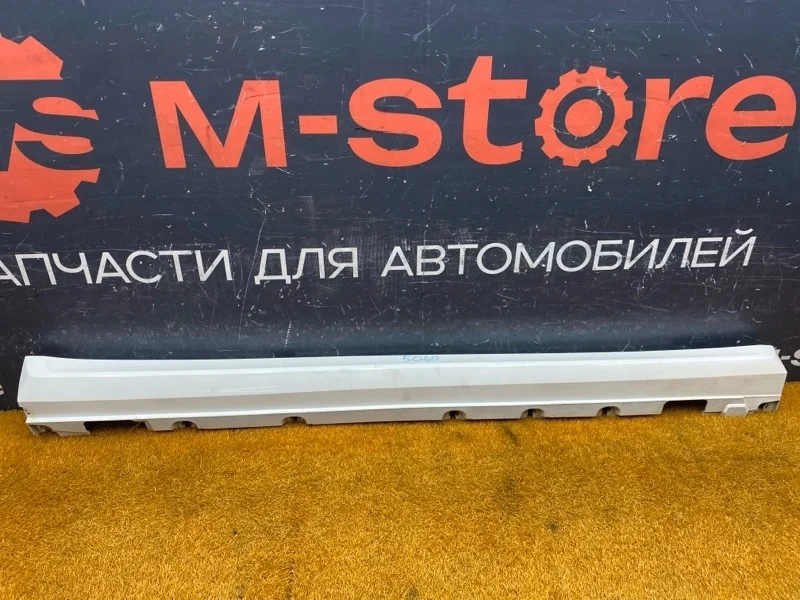 Накладка на порог Mercedes-Benz Glk-Class 2011 A2046982454 X204 272.948, правая