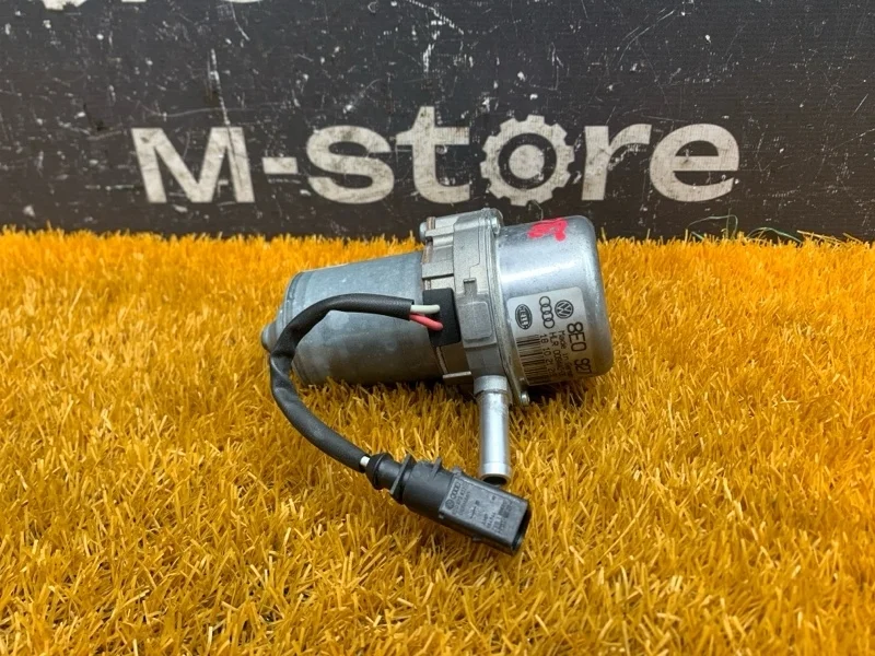 Насос вакуумный Audi Q7 2008 8E0927317H 4L BAR