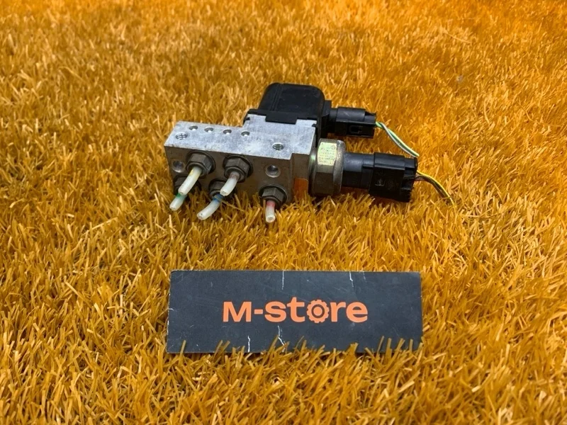 Блок клапанов пневмоподвески Mercedes-Benz Cls-Class 2006 A2113200158 W219 273.960