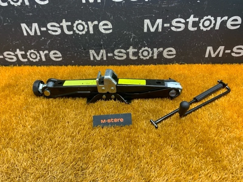 Домкрат Audi A4 2012 8K0011031G B8/8K CDNB