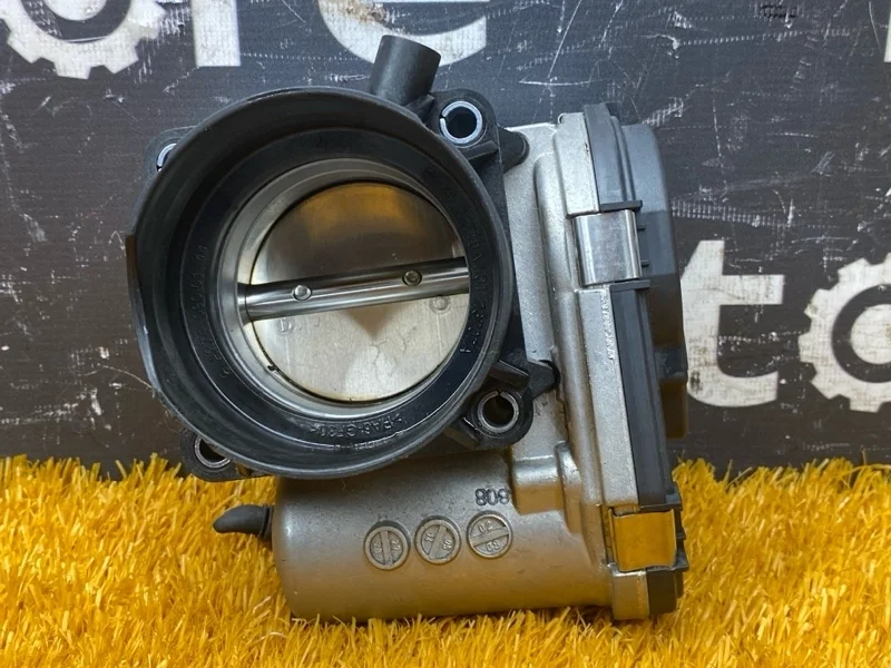 Дроссельная заслонка Mercedes-Benz C-Class 2014 A2701410025 W205 274.920