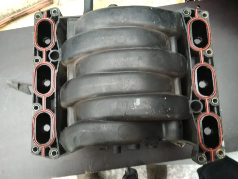 Коллектор впускной Audi A6 3.0