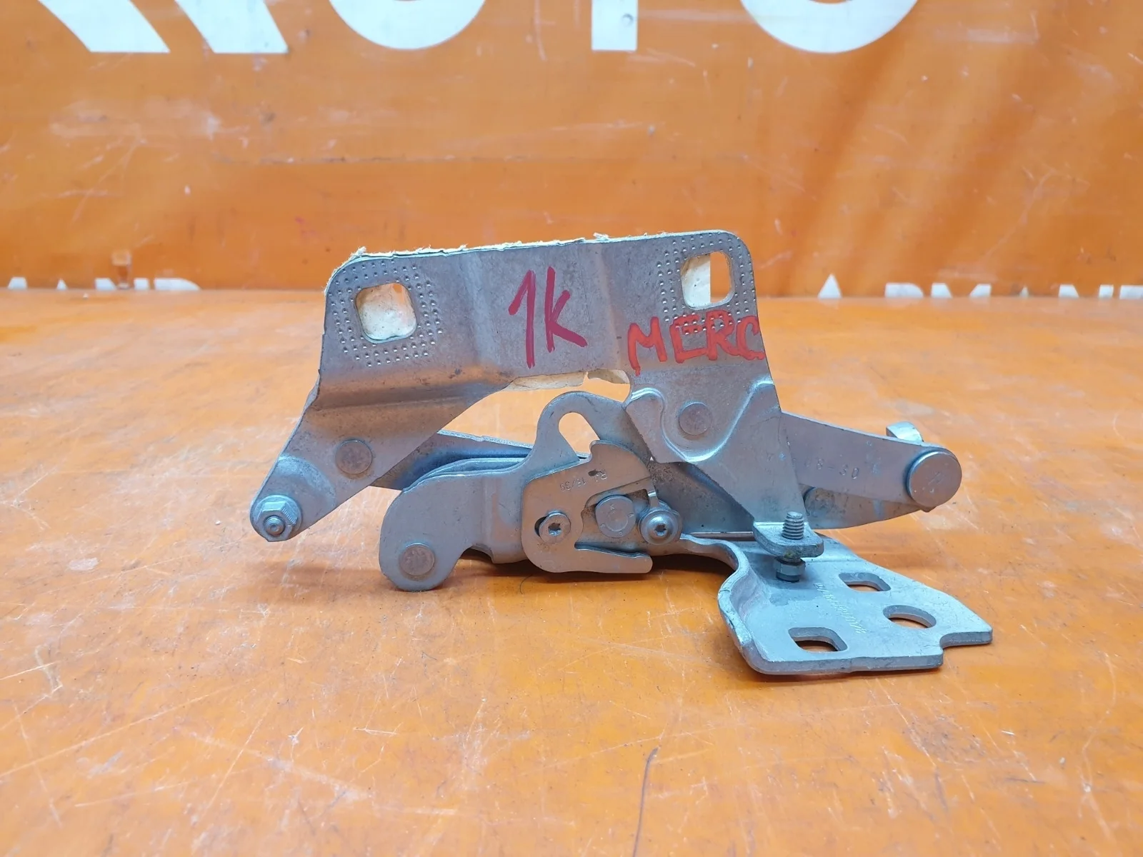 Петля капота Mercedes ML GLE-Class 2011-2018 W166