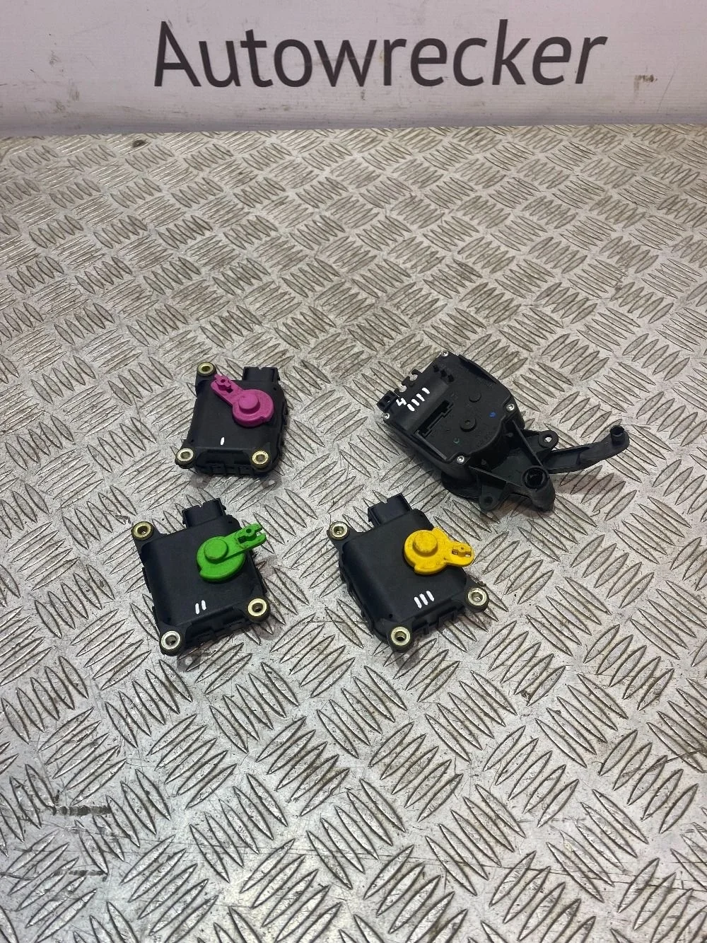 Моторчик заслонки отопителя Skoda Octavia I рестайлинг (2000—2011)