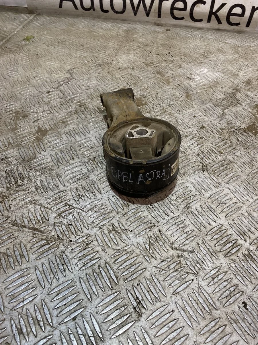 Подушка двигателя Opel Astra J (2009—2012)