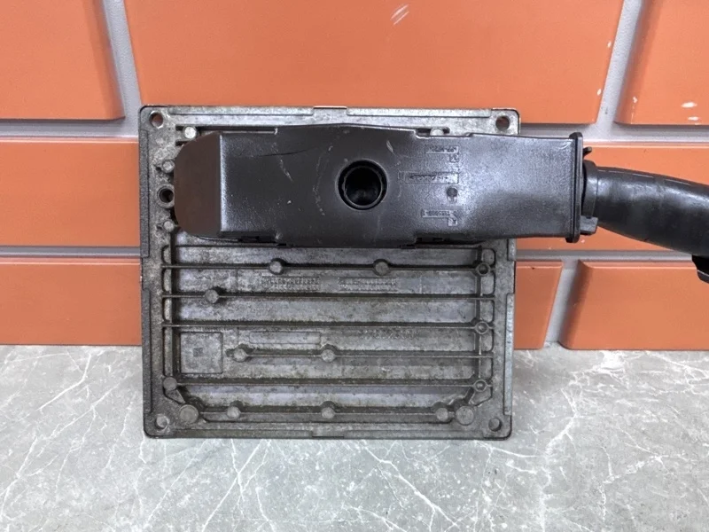 Блок управления ДВС Ford Focus 2008 1331018 2 1.6 SIDA