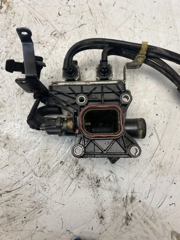 Фланец двигателя системы охлаждения Ford C-MAX