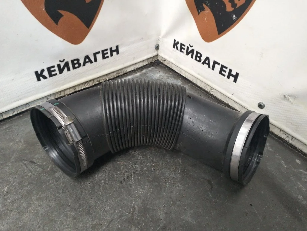 Патрубок воздушного фильтра Audi SQ5 2016 8R