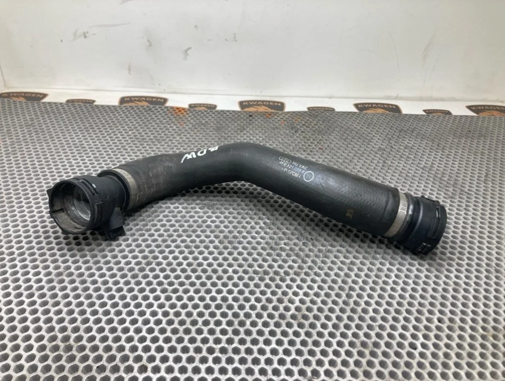 Патрубок системы охлаждения Audi A6 2006 C6