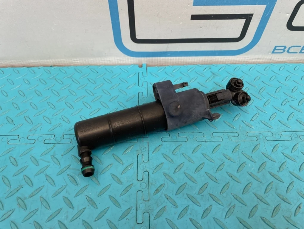 Форсунка омывателя фары Mercedes-Benz E-Class 2009 A2128600047 W212 272.952 3.0, правая