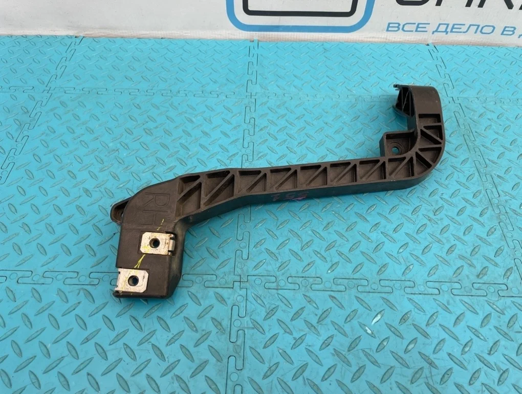 Кронштейн бампера Mercedes-Benz Ml-Class 2012 A1666263731 W166 642.826 3.0, передний правый