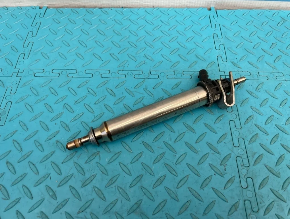 Форсунка топливная Mercedes-Benz S-Class 2013 A2780700687 W222 278.929 4.7