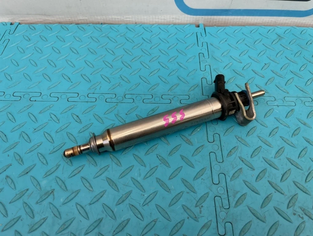 Форсунка топливная Mercedes-Benz S-Class 2013 A2780700687 W222 278.929 4.7