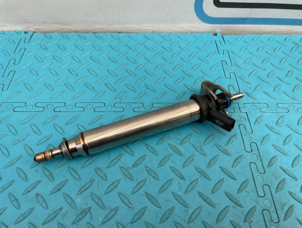 Форсунка топливная Mercedes-Benz S-Class 2013 A2780700687 W222 278.929 4.7