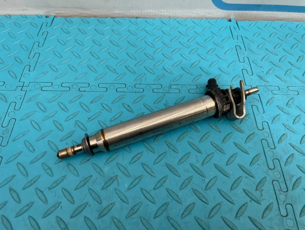 Форсунка топливная Mercedes-Benz S-Class 2013 A2780700687 W222 278.929 4.7