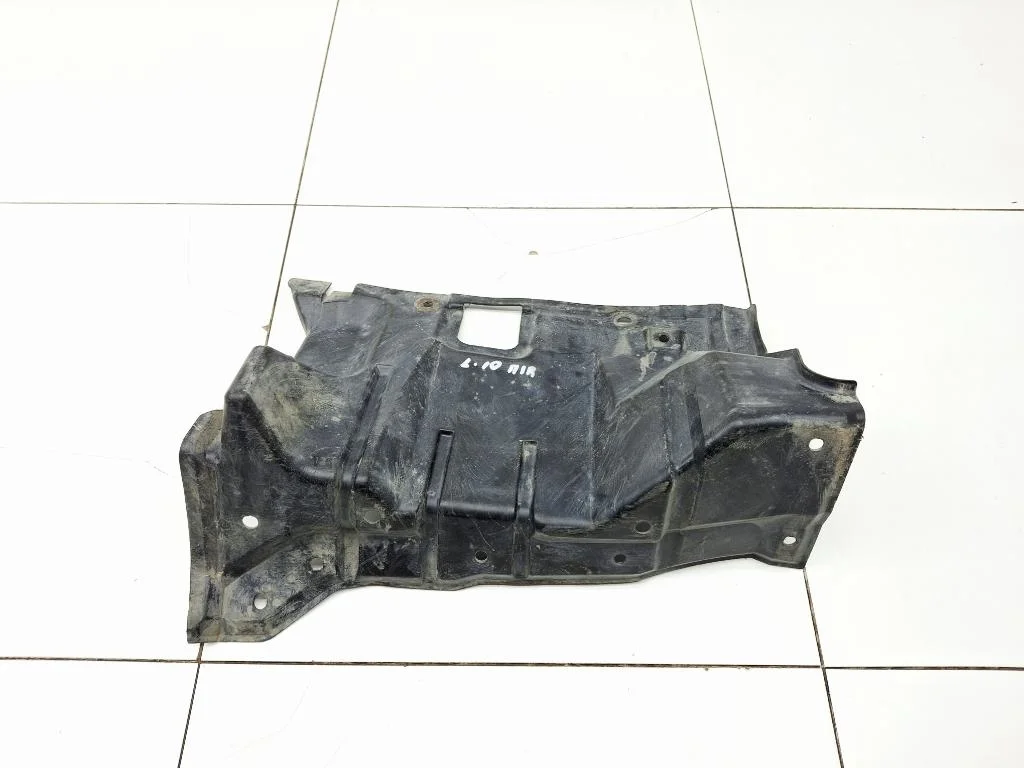 Пыльник двигателя боковой правый Mitsubishi Lancer 10 2008 CY