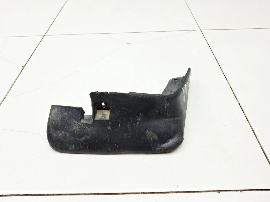 Брызговик передний правый Mitsubishi Lancer 10 2008 CY