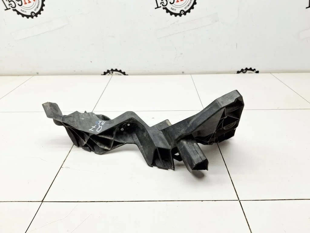 Кронштейн фар левый Audi Q7 4M