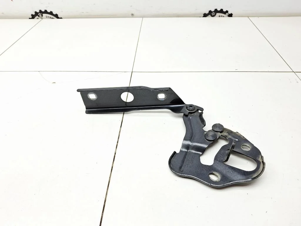 Петля капота правая Audi Q7 4M